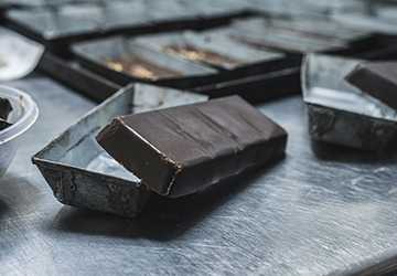 How to Master the Art of Chocolate Making at Home